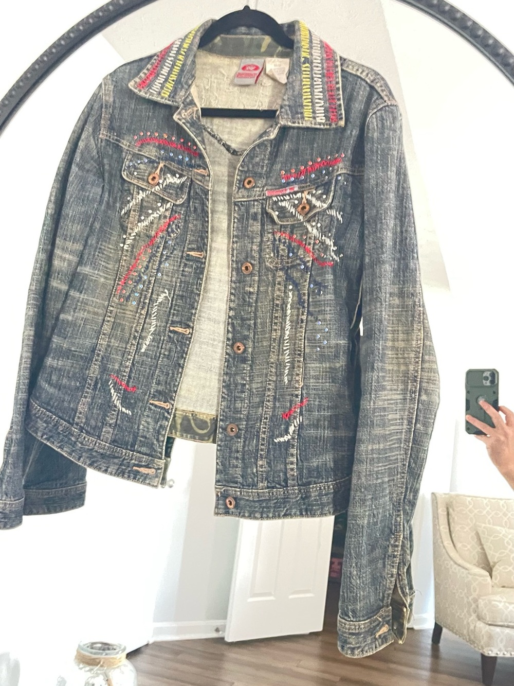 Parasuco Black Distressed Denim Jacket with Multicolor Embroidery